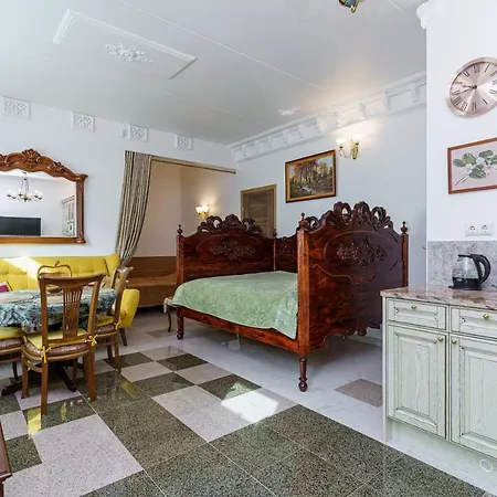 Near Old Town Apartman *